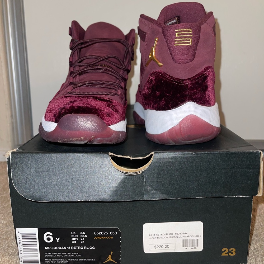 Retro 11 night maroon